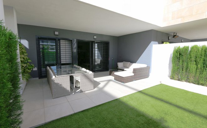 Resale - Apartment -
Playa Flamenca - Costa Blanca