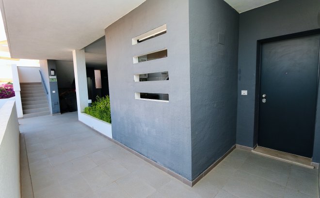 Resale - Apartment -
Playa Flamenca - Costa Blanca
