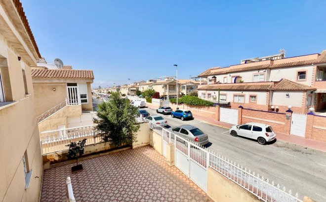 Resale - Bungalow -
Torrevieja - Centro