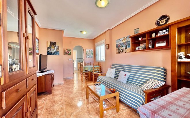 Resale - Bungalow -
Torrevieja - Centro