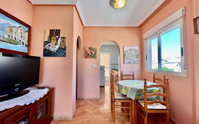 Resale - Bungalow -
Torrevieja - Centro