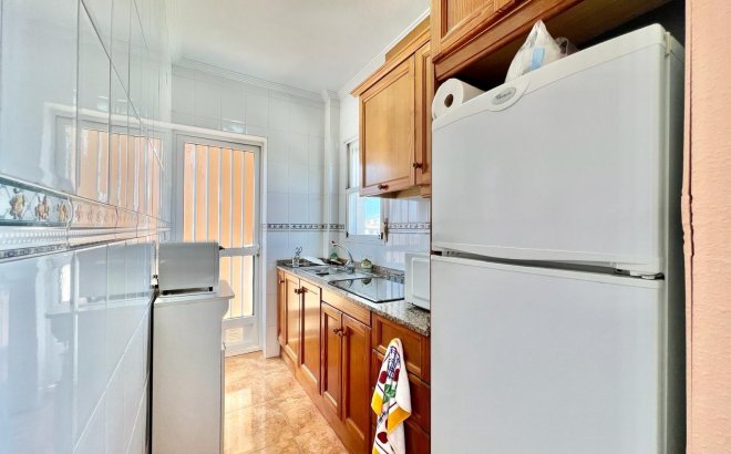 Resale - Bungalow -
Torrevieja - Centro