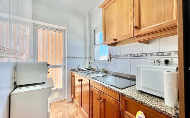 Resale - Bungalow -
Torrevieja - Centro