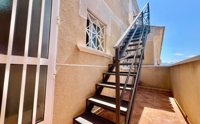 Resale - Bungalow -
Torrevieja - Centro