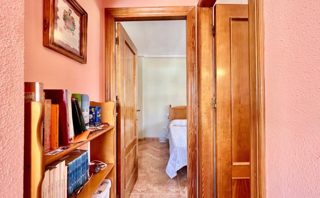 Resale - Bungalow -
Torrevieja - Centro