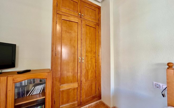 Resale - Bungalow -
Torrevieja - Centro