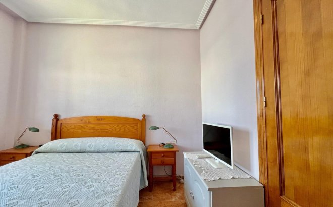Resale - Bungalow -
Torrevieja - Centro
