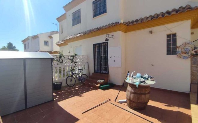 Resale - Town House -
Playa Flamenca - Costa Blanca