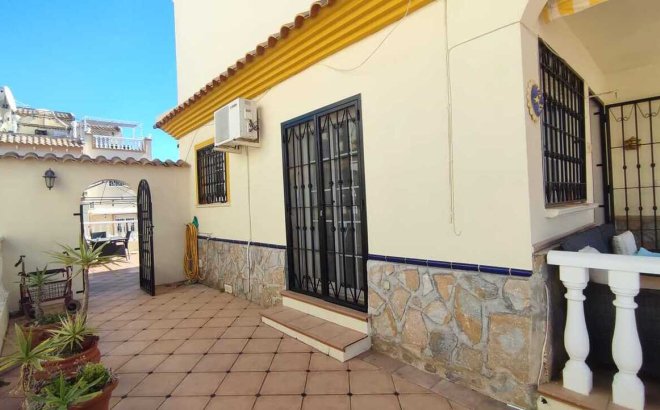 Resale - Town House -
Playa Flamenca - Costa Blanca