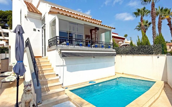Revente - Villa -
Orihuela Costa - Costa Blanca