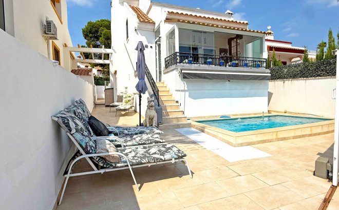 Revente - Villa -
Orihuela Costa - Costa Blanca