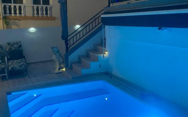 Revente - Villa -
Orihuela Costa - Costa Blanca