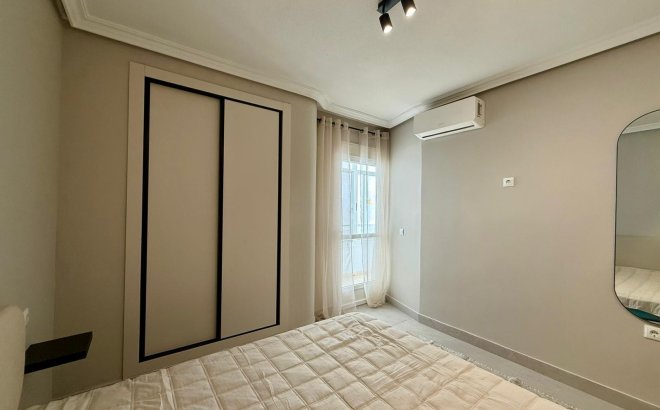 Resale - Apartment -
Torrevieja - Playa del Cura