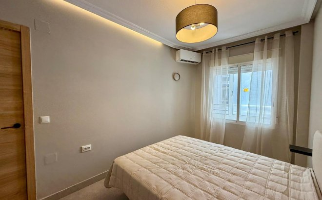 Resale - Apartment -
Torrevieja - Playa del Cura