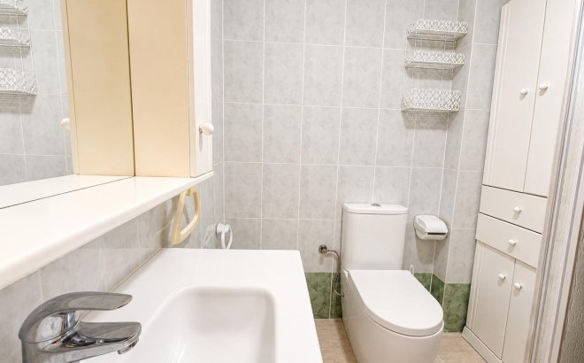 Resale - Apartment -
Torrevieja - Habaneras