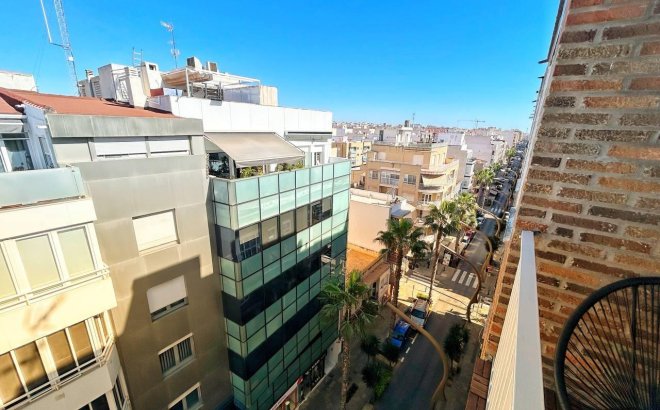 Resale - Penthouse -
Torrevieja - Centro