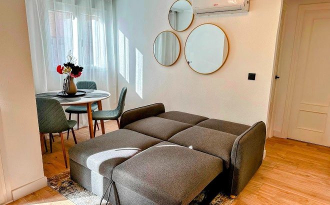 Resale - Apartment -
Torrevieja - Centro