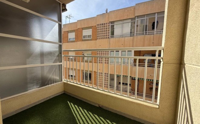 Resale - Apartment -
Torrevieja - Centro
