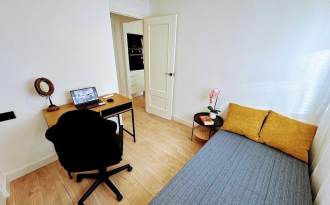 Resale - Apartment -
Torrevieja - Centro
