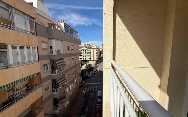 Resale - Apartment -
Torrevieja - Centro