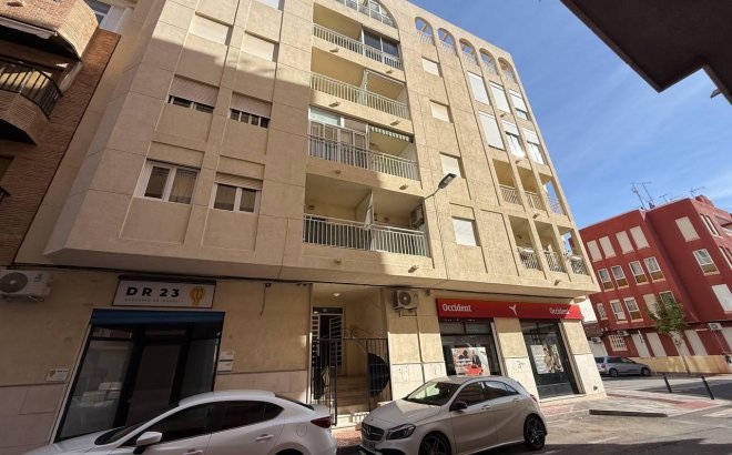 Resale - Apartment -
Torrevieja - Centro
