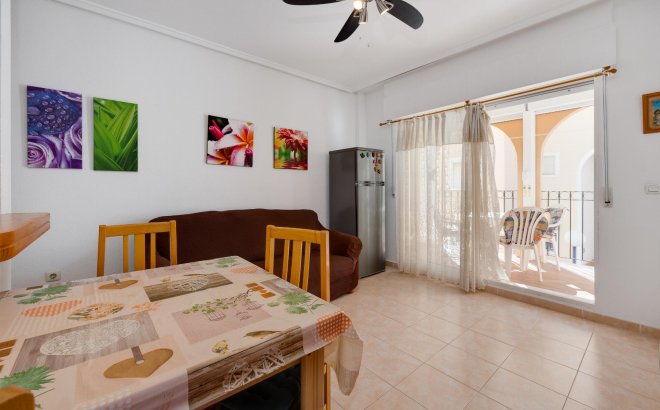 Resale - Bungalow -
Torrevieja - Costa Blanca
