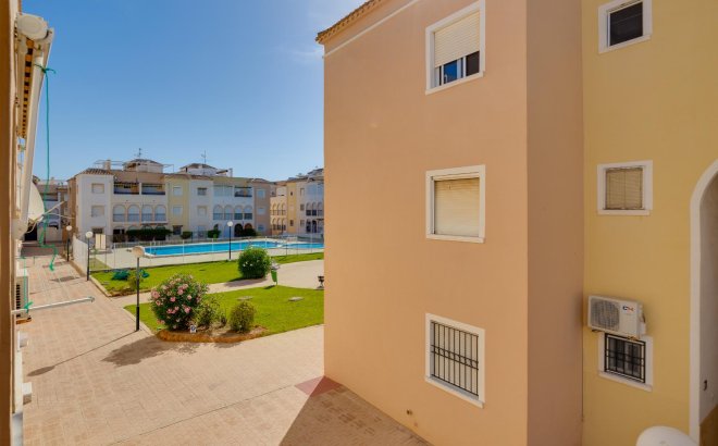 Resale - Bungalow -
Torrevieja - Costa Blanca