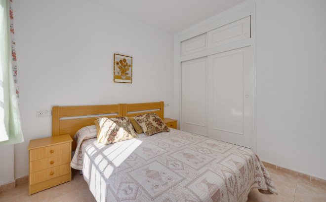 Resale - Bungalow -
Torrevieja - Costa Blanca