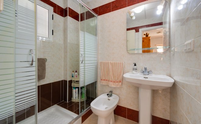 Resale - Bungalow -
Torrevieja - Costa Blanca