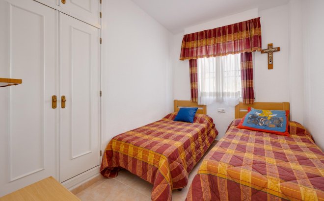 Resale - Bungalow -
Torrevieja - Costa Blanca
