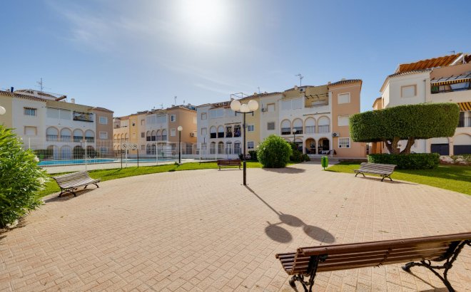 Resale - Bungalow -
Torrevieja - Costa Blanca
