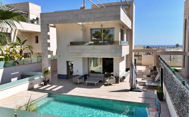 Herverkoop - Villa -
Orihuela Costa - Villamartín