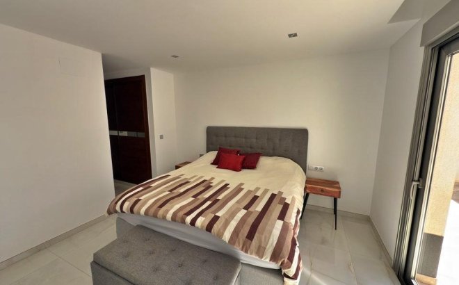 Herverkoop - Villa -
Orihuela Costa - Villamartín