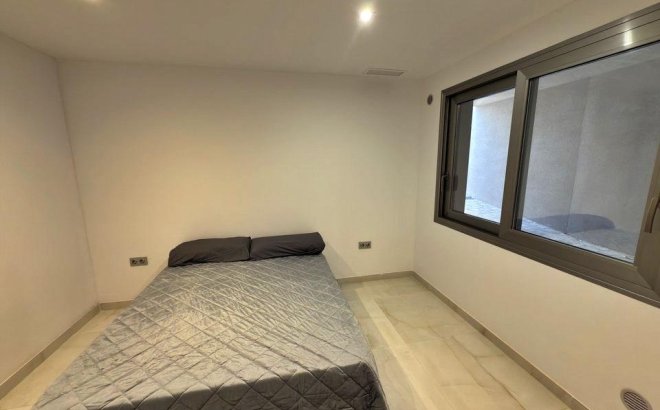 Herverkoop - Villa -
Orihuela Costa - Villamartín