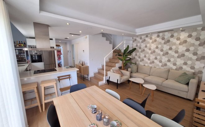 Resale - Villa -
Torrevieja - Los Frutales