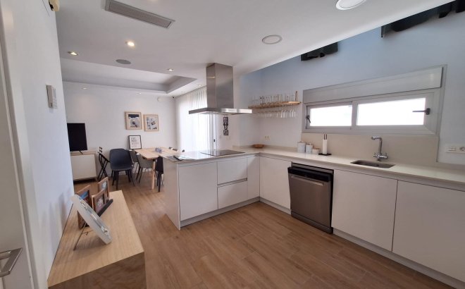 Resale - Villa -
Torrevieja - Los Frutales