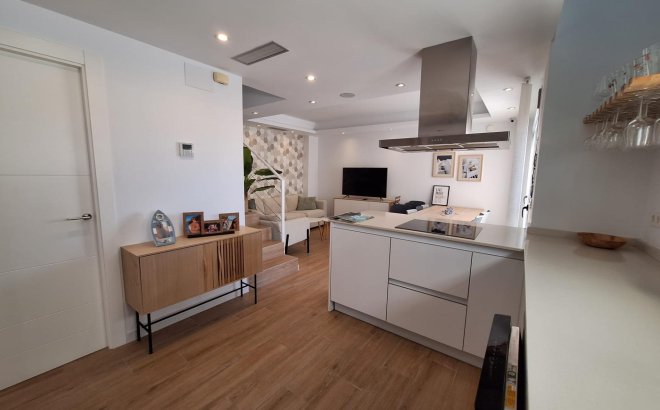 Resale - Villa -
Torrevieja - Los Frutales