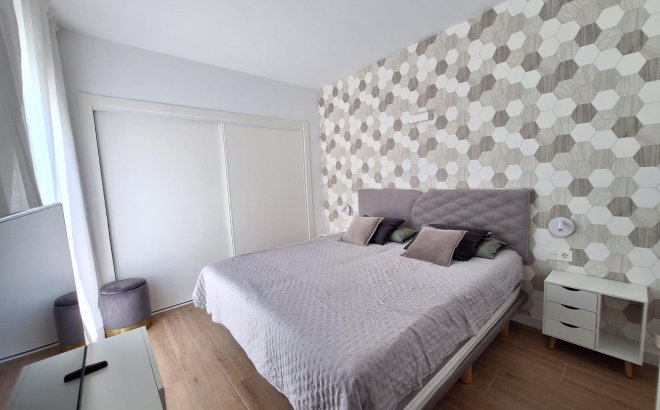 Resale - Villa -
Torrevieja - Los Frutales