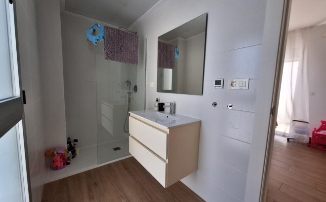 Resale - Villa -
Torrevieja - Los Frutales