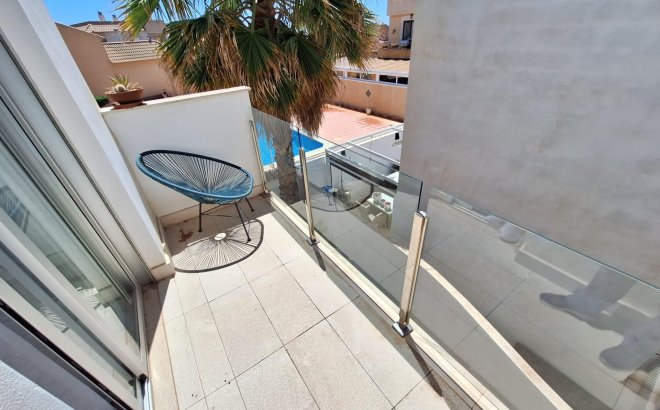 Resale - Villa -
Torrevieja - Los Frutales