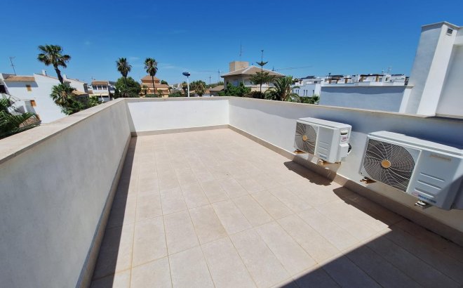 Resale - Villa -
Torrevieja - Los Frutales
