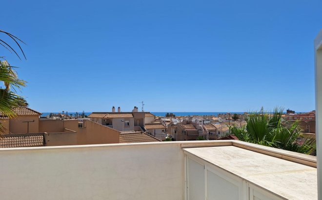 Resale - Villa -
Torrevieja - Los Frutales