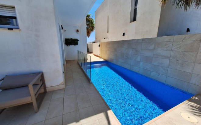 Resale - Villa -
Torrevieja - Los Frutales
