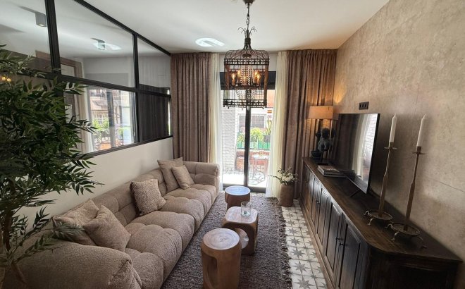 Resale - Apartment -
Torrevieja - Estacion De Autobuses