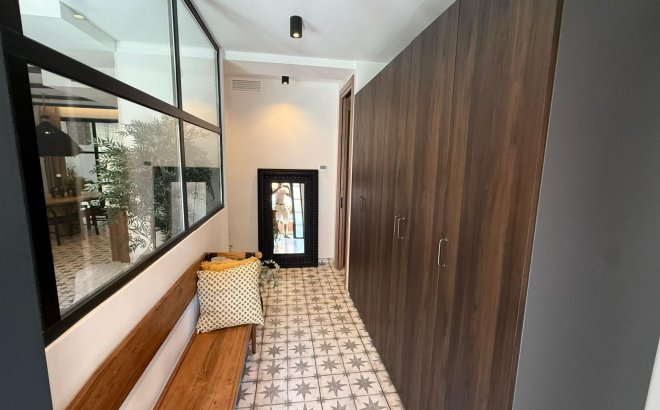 Resale - Apartment -
Torrevieja - Estacion De Autobuses