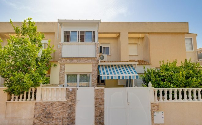Resale - Town House -
Torrevieja - Aguas Nuevas