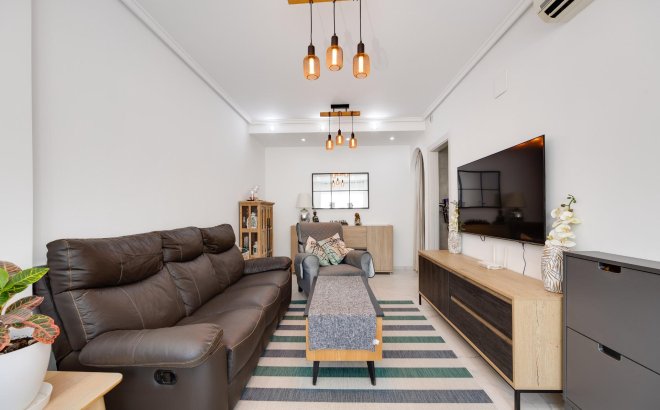 Resale - Town House -
Torrevieja - Aguas Nuevas