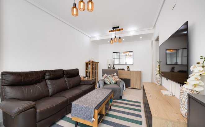 Resale - Town House -
Torrevieja - Aguas Nuevas