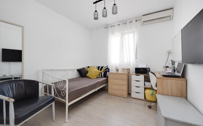 Resale - Town House -
Torrevieja - Aguas Nuevas