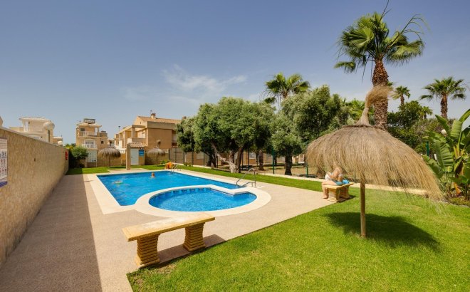 Resale - Town House -
Torrevieja - Aguas Nuevas